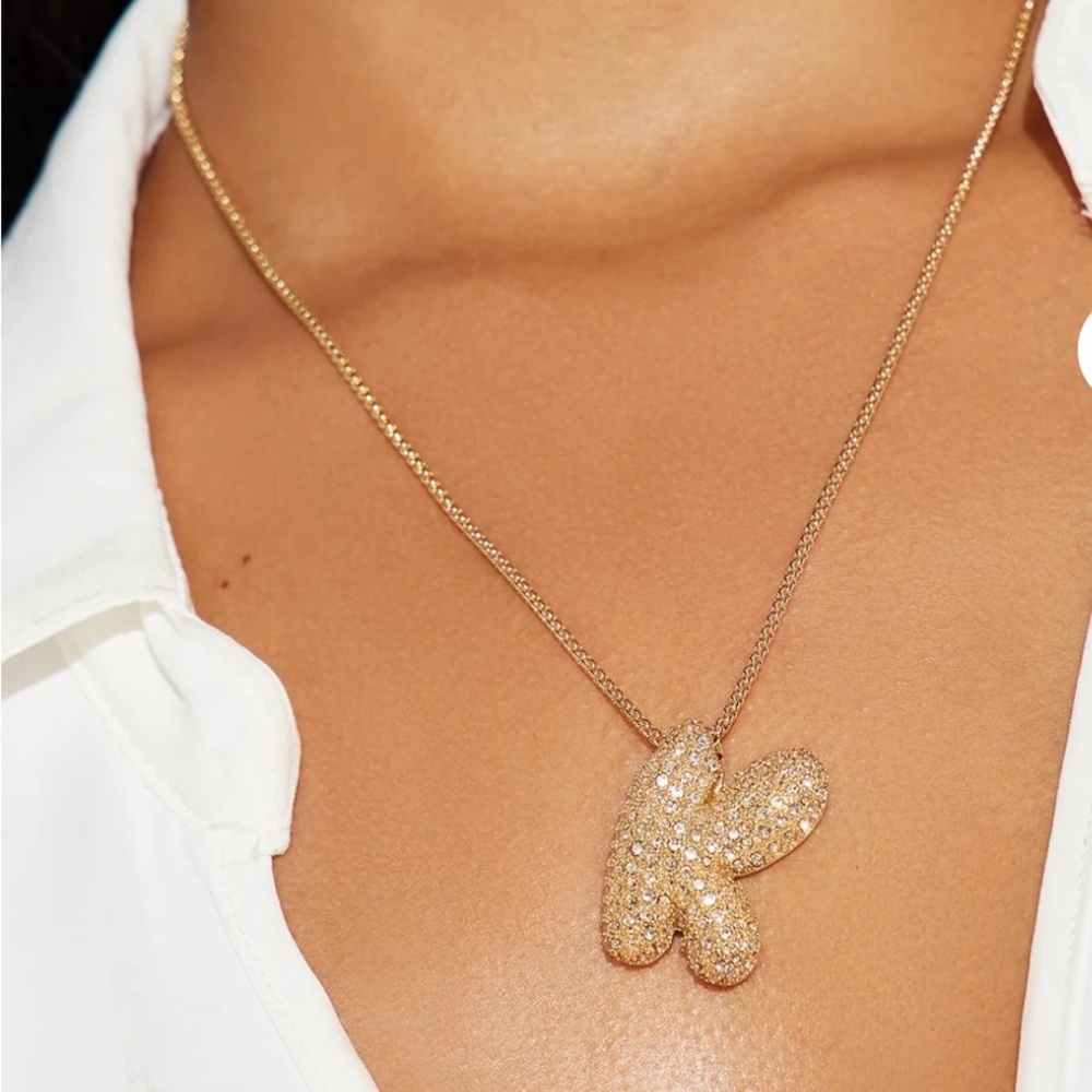NEW Elegant Gold Pendant Necklace